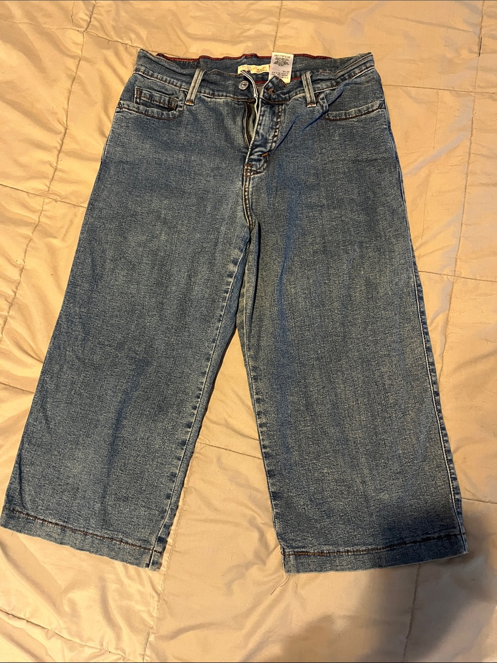 Levi's 512 Perfectly Slimming Capri size 8